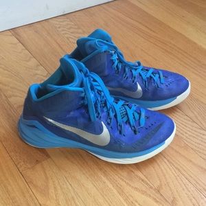 Blue nike women’s basketball shoes